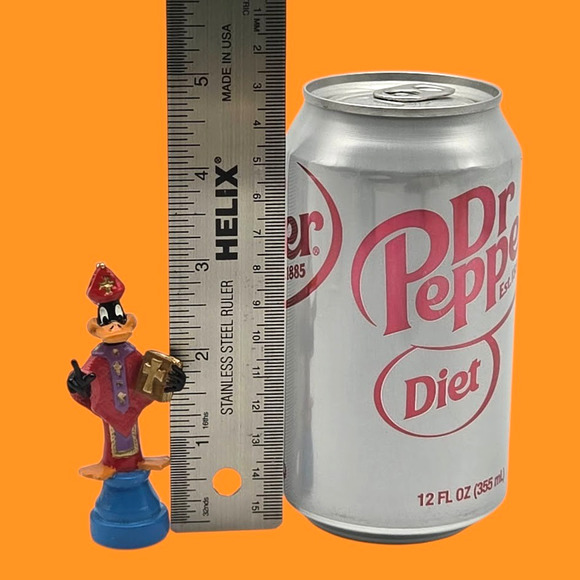 Rare Looney Tunes 1989 Warner Bros Saratoga Mint Daffy Duck Bishop Chess Piece - Picture 7 of 11